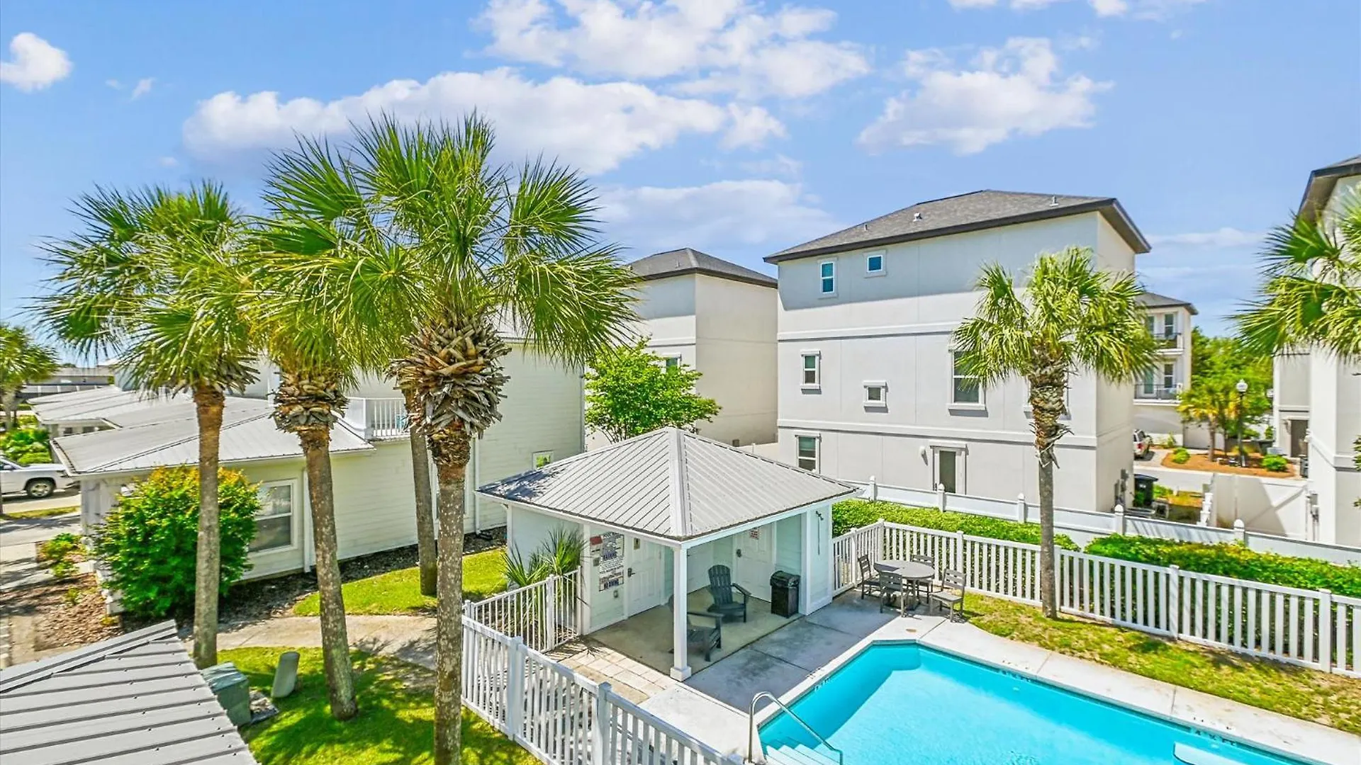 Miramar Palms #82- By Holiday Isle Properties Destin Apartment