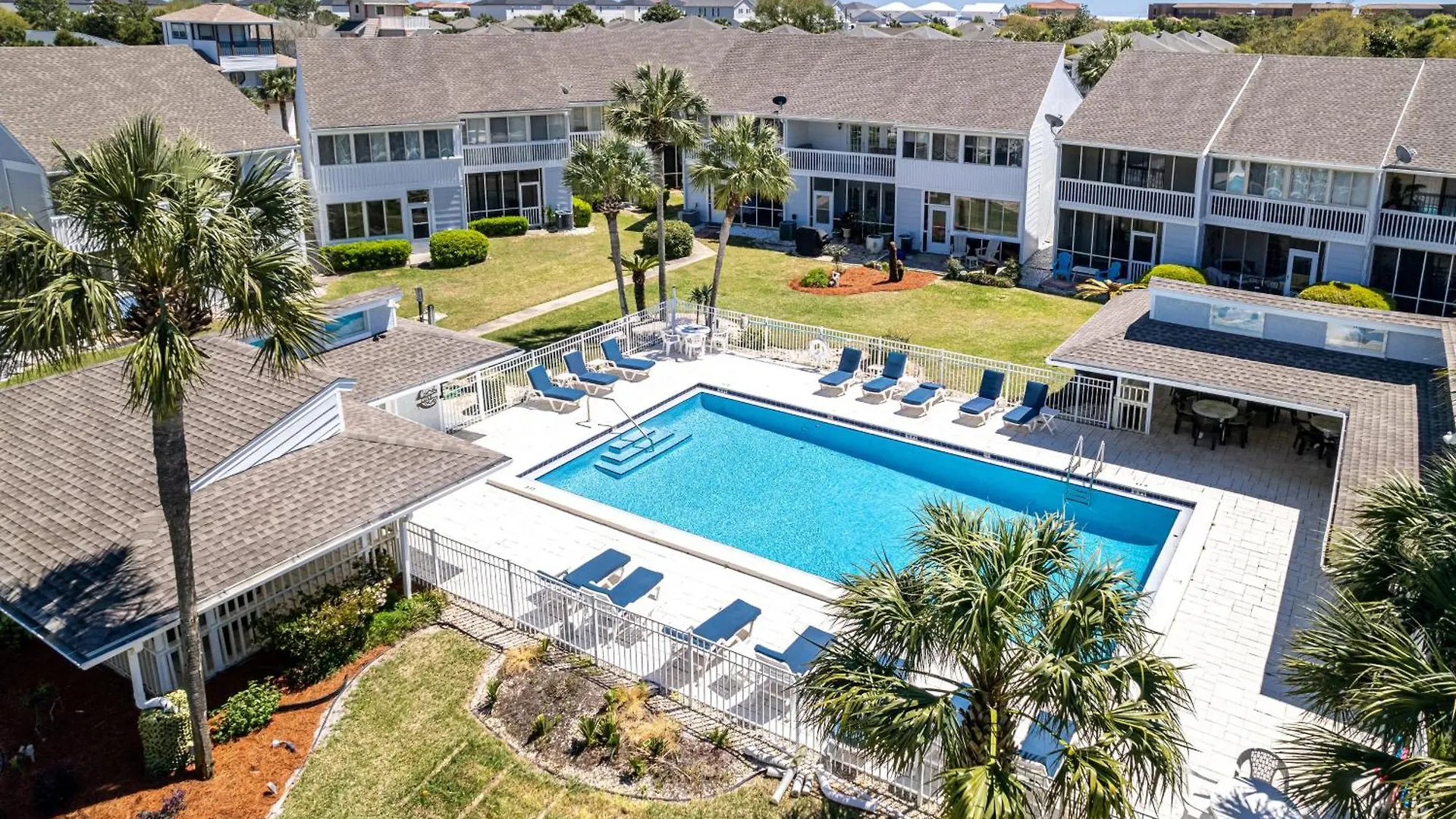 Miramar Palms #82- By Holiday Isle Properties Destin Apartment